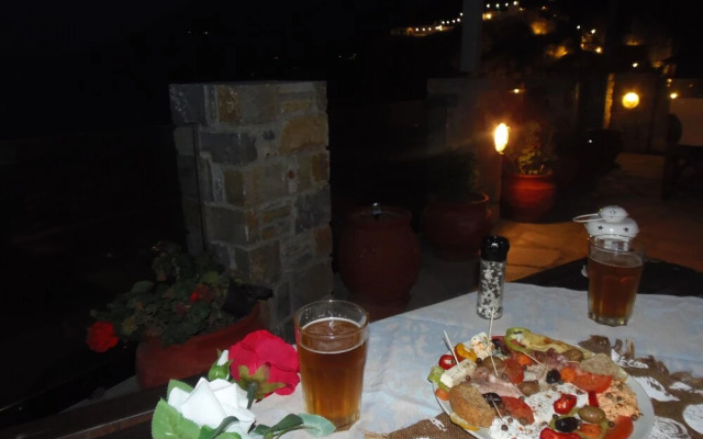 Studios Milos Skopelos-Where the Sea Meets the Sky