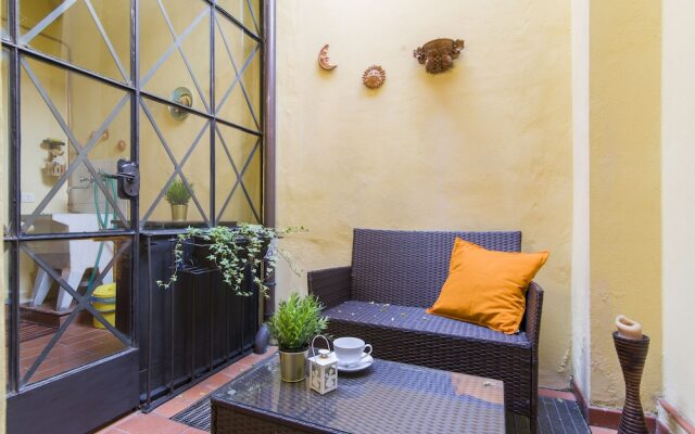 Florence Ariento Romantic Apartment