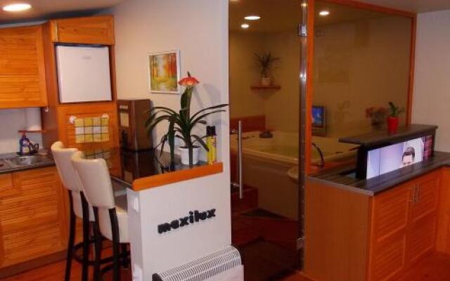 Maxilux Studio