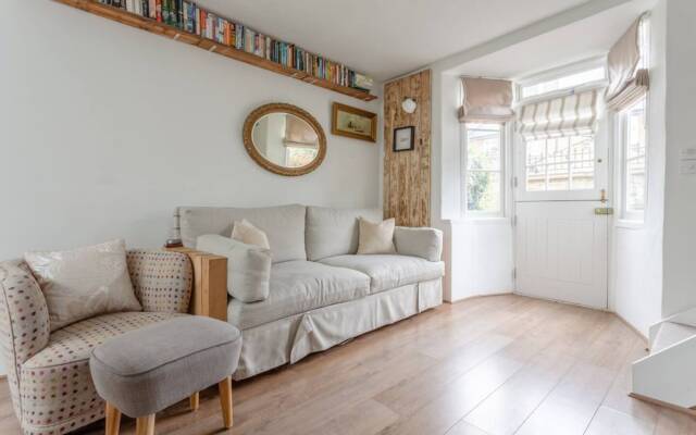 Beautiful and Unique Mews Cottage in Peckham