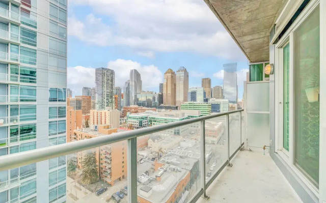 Luxury Condo With City Views Near Stampede Park