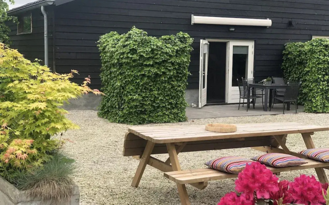 Lovely Holiday Home in Nistelrode near Lake