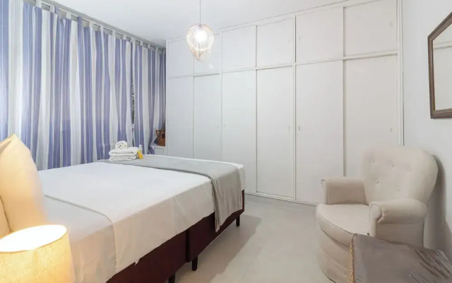 5min da Praia do Leblon - AP403