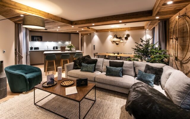 Manali Lodge  by Alpine Resorts