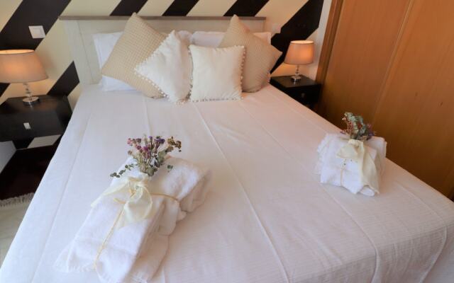 3-bed Townhouse With Pool in Albufeira Balaia