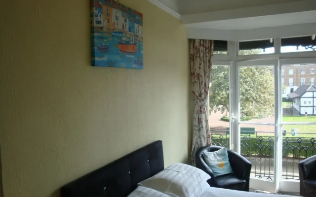 Spencer Court Hotel