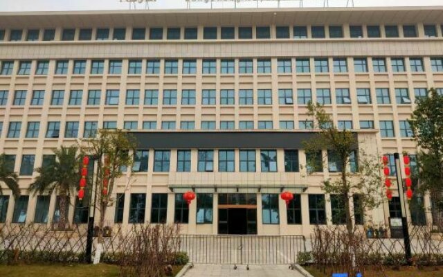 Rongchang Ruier Riverside Hotel (Rongchang Education and Training Center)