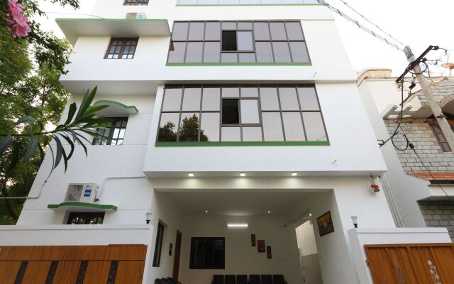 OYO 13858 Rithus Residency