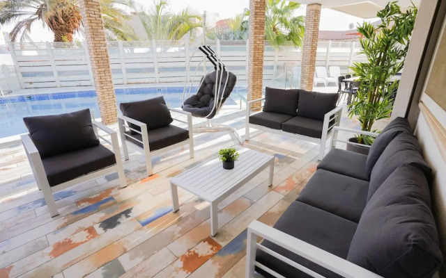 YalaRent Villa Enorma with Private Pool