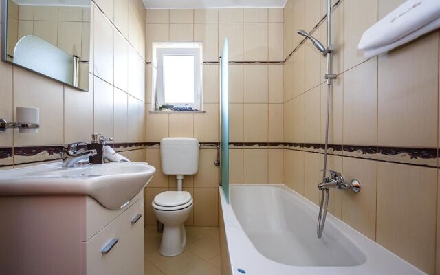 Mare & Mons Deluxe Apartments