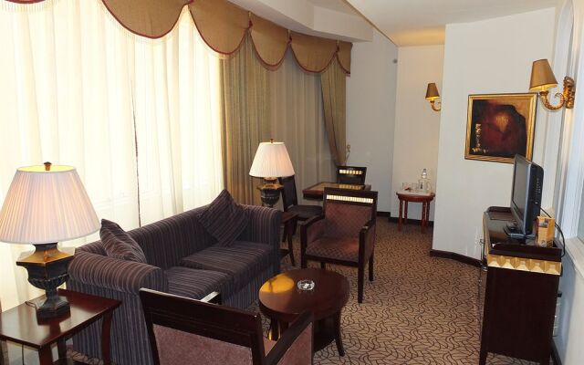 Gloria Hotel & Suites