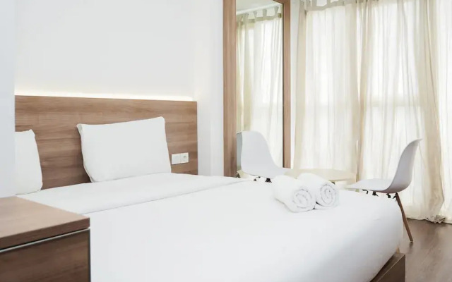 Stylish and Comfy Studio at Casa De Parco Apartment