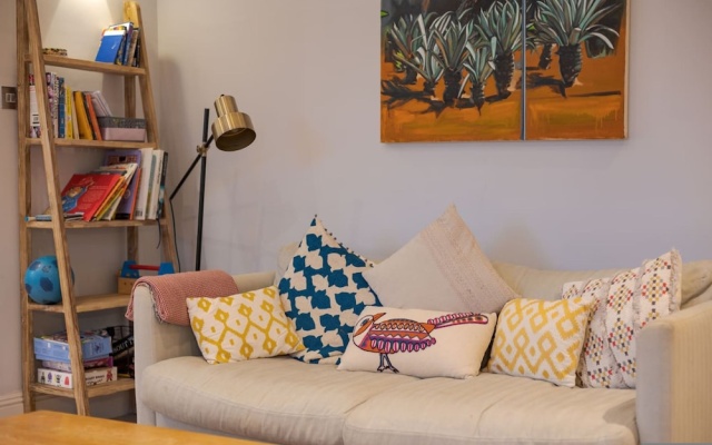 Trendy Hampstead Flat RH7