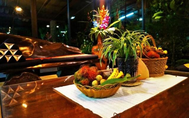 Ruentai Boutique @ Airport