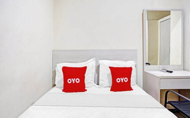 OYO Flagship  90789 Genteng Residence