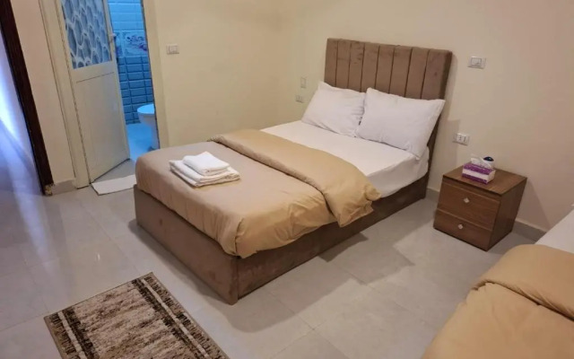 Seror Guest House