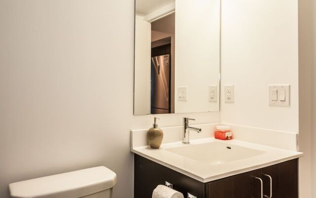 Life Suites - Fort York Central Condo