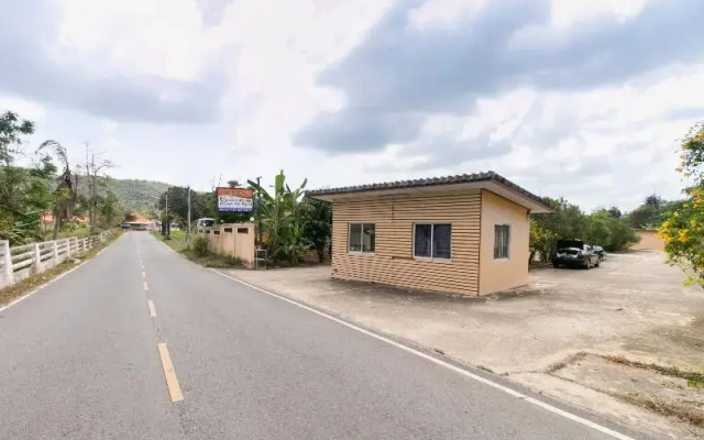 Phachuen Resort by OYO Rooms