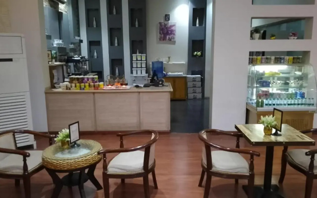 Desert Rose Hotel