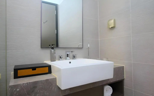 Homeinn Plus Hotel (Changzhou Dinosaur Park Wanda Plaza)