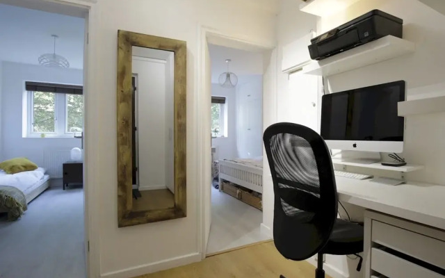 Recently Renovated 2BR Flat in South East London