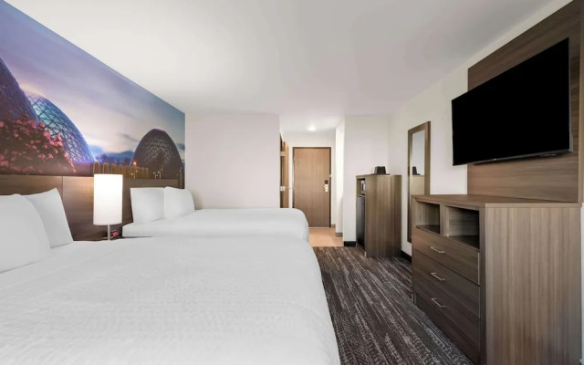 Clarion Pointe Milwaukee Airport