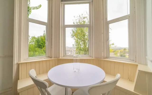 Beautiful One Bedroom Georgian Apartment