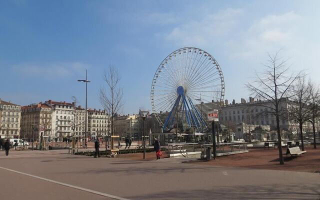 DIFY Authentique - Place des Jacobins