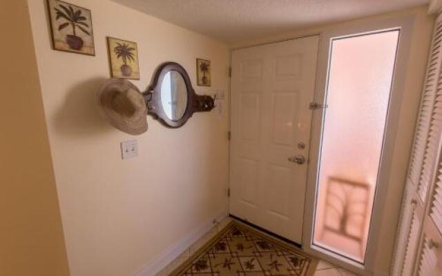 Anna Maria Island Club 20
