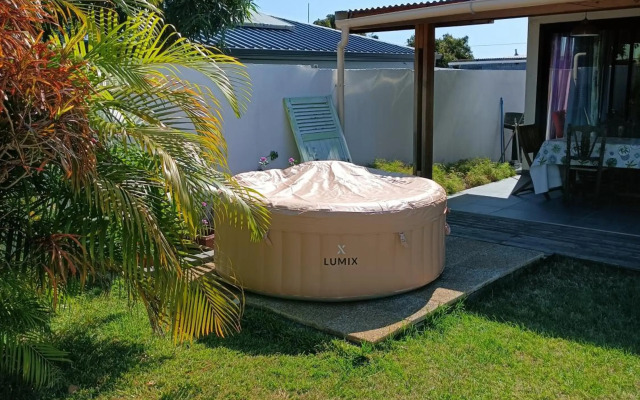 promo vacances ! jolie et spacieuse maison st pierre , JACUZZI, jardin,