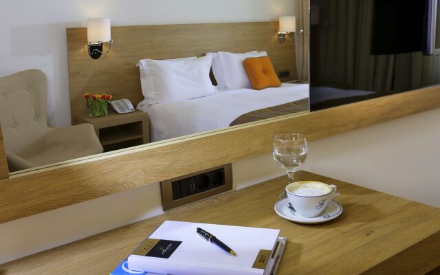 Golden Age Hotel