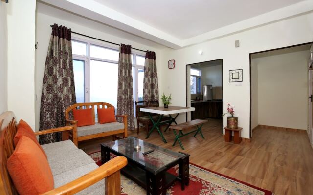 OYO 10165 Home 2BHK Snow View Apartment
