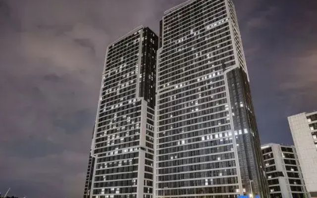 Yingfu Apartment (Guangzhou Yangang Subway Station Xinghui Haizhuwan Branch)