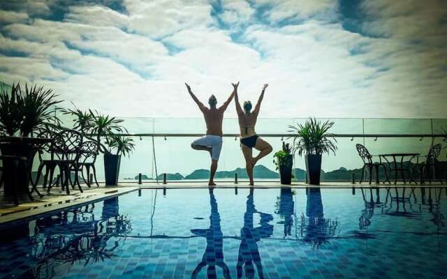 Cat Ba Paradise Hotel - Sky Bar & Massage