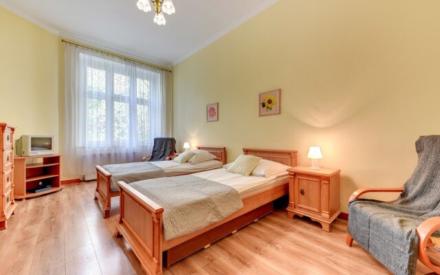 Royal Apartments - Center