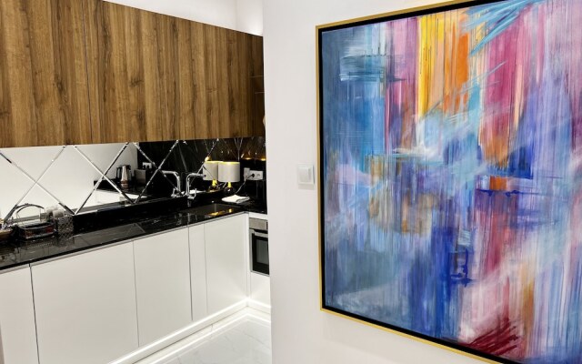 MONDRIAN Luxury Suites UNESCO Old Town