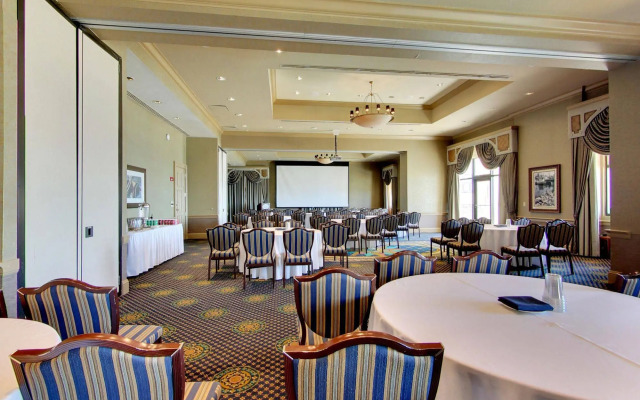 Emerald Grande Condominiums at HarborWalk Village