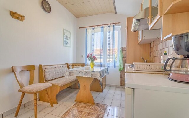 Comfort Pool Apartments
