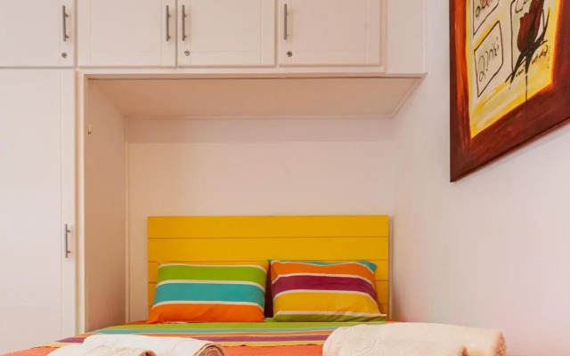 Sunny 35 sq m @historic center-bohemian Psyri-VFM