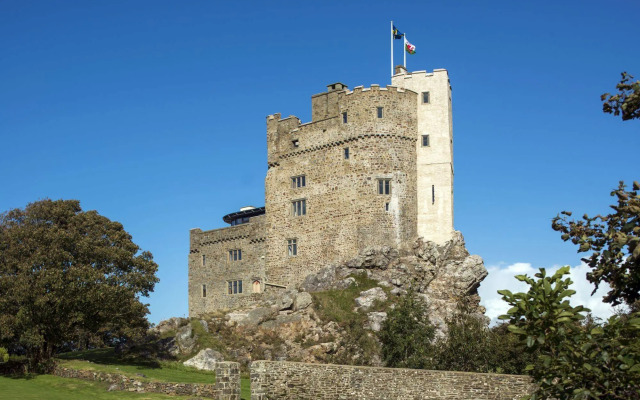 Roch Castle Hotel