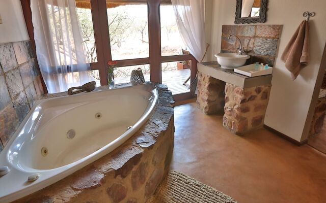 Mangwa Valley Game Lodge & Spa