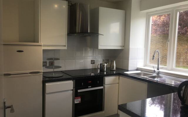 2 Bed Flat, Dedicated Workspace, Parking, 4KTV