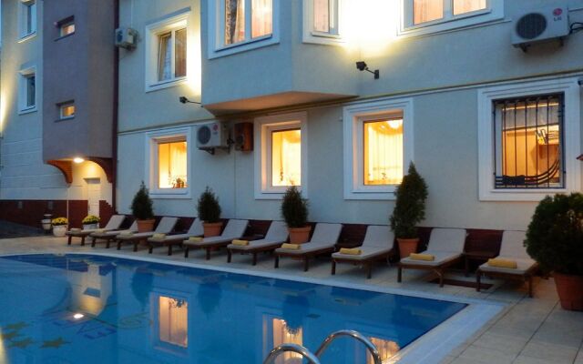 Отель «Эней»