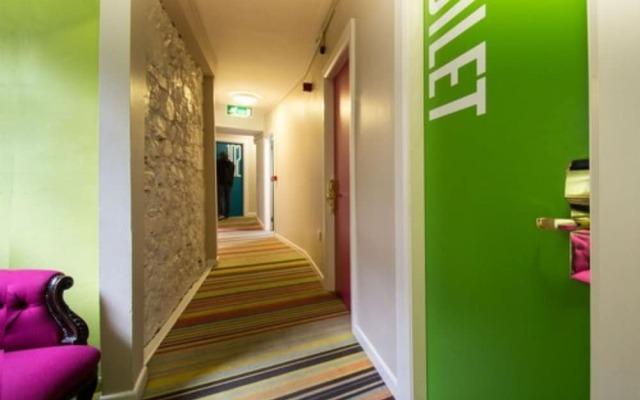 Snoozles Hostel
