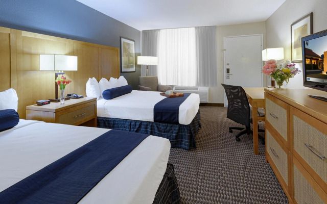 Travelodge by Wyndham Palm Springs