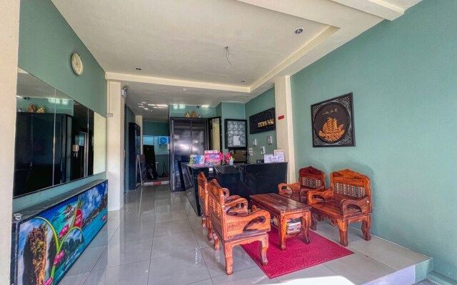 Red Sapphire Hotel