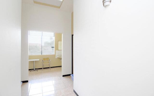 RedDoorz Syariah near PRPP Semarang