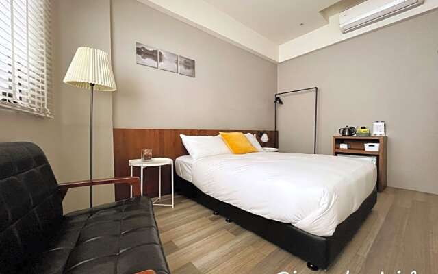 Simple Life Room