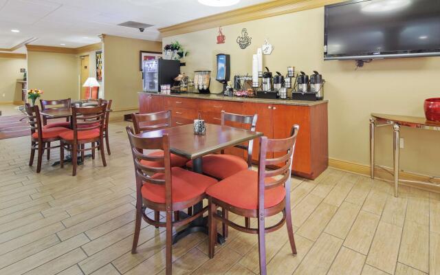 Best Western Plus Bradenton Hotel & Suites