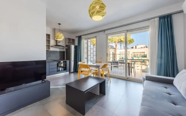 2-br Apartment by the Beach - Jasemin